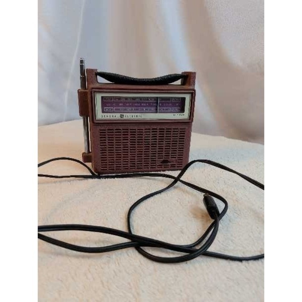 General Electric Solid State AM/FM Radio Brown‎ Portable Vintage